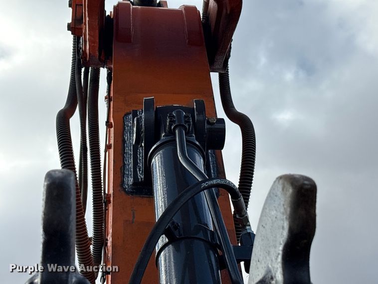 image for item EA7745 2021 Doosan DX225LC excavator