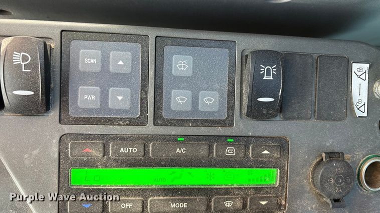 image for item EA7745 2021 Doosan DX225LC excavator