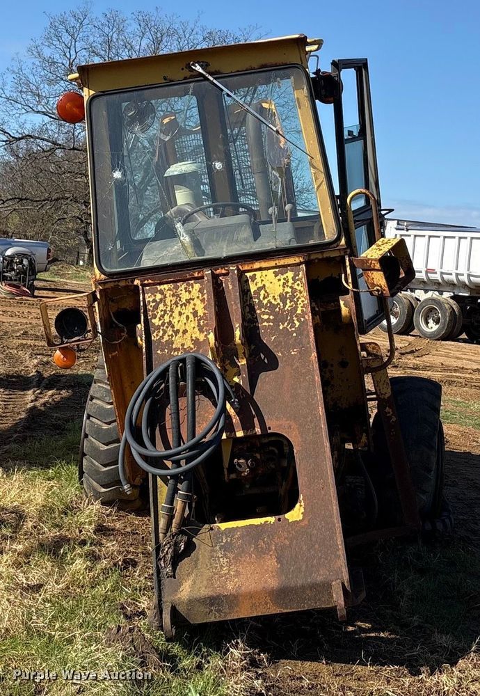 image for item EA7785 Dresser wheel loader