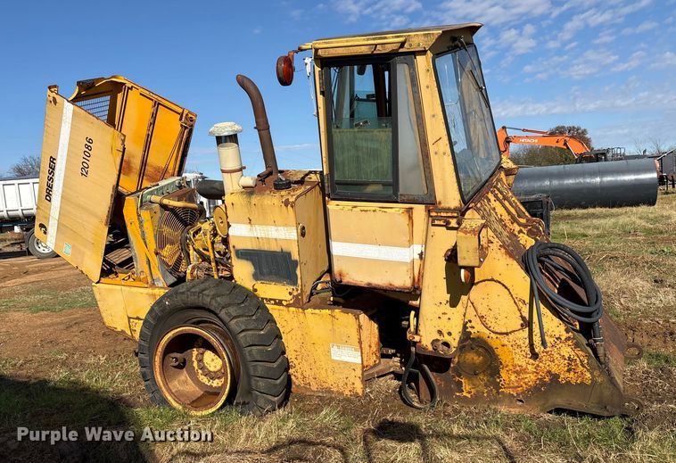 image for item EA7785 Dresser wheel loader