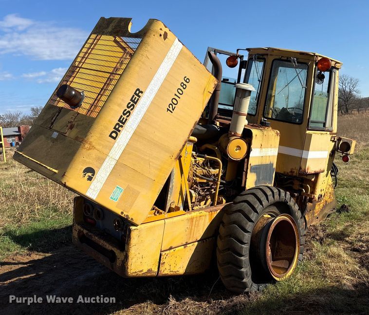 image for item EA7785 Dresser wheel loader