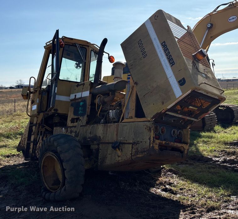 image for item EA7785 Dresser wheel loader