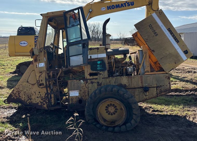 image for item EA7785 Dresser wheel loader