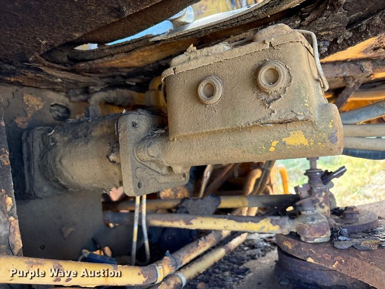 image for item EA7785 Dresser wheel loader