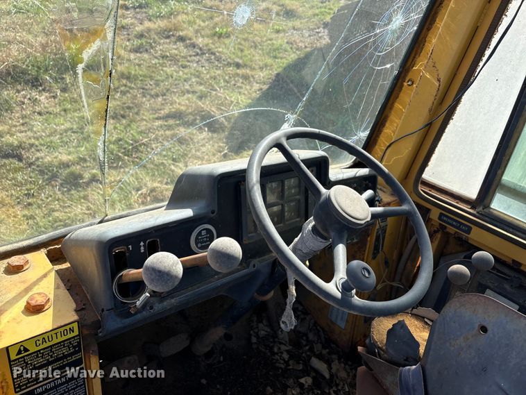image for item EA7785 Dresser wheel loader
