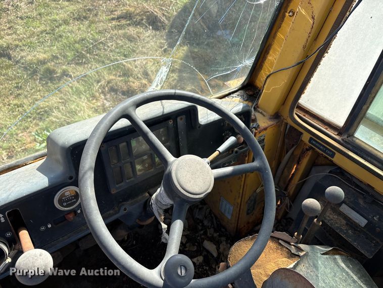 image for item EA7785 Dresser wheel loader