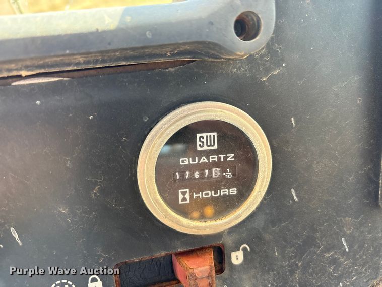 image for item EA7785 Dresser wheel loader