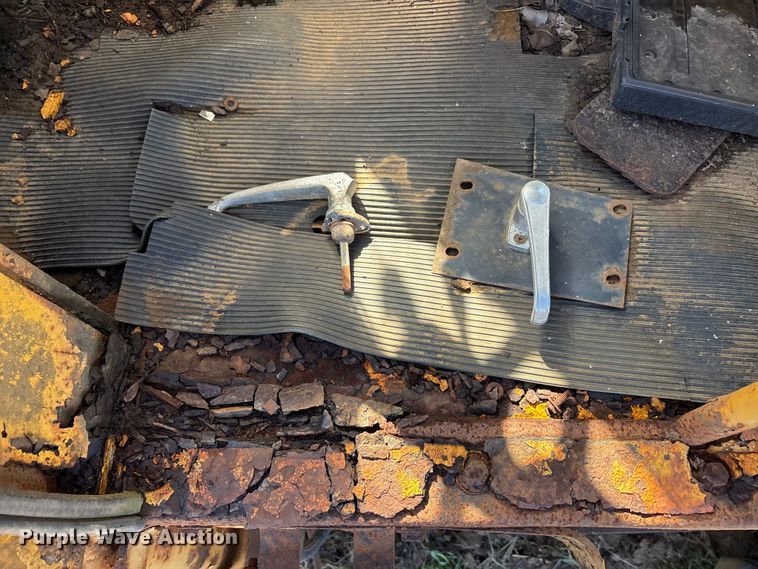 image for item EA7785 Dresser wheel loader