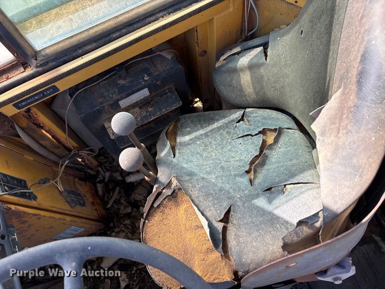 image for item EA7785 Dresser wheel loader