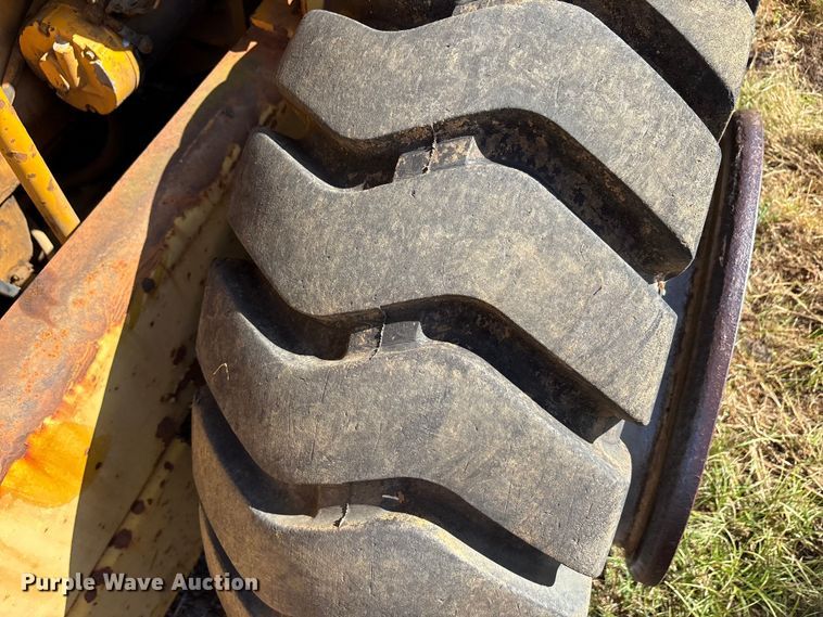 image for item EA7785 Dresser wheel loader