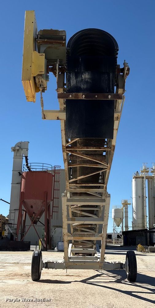 image for item EA7971 2017 TCI 30 X 60 RDS radial stacking conveyor