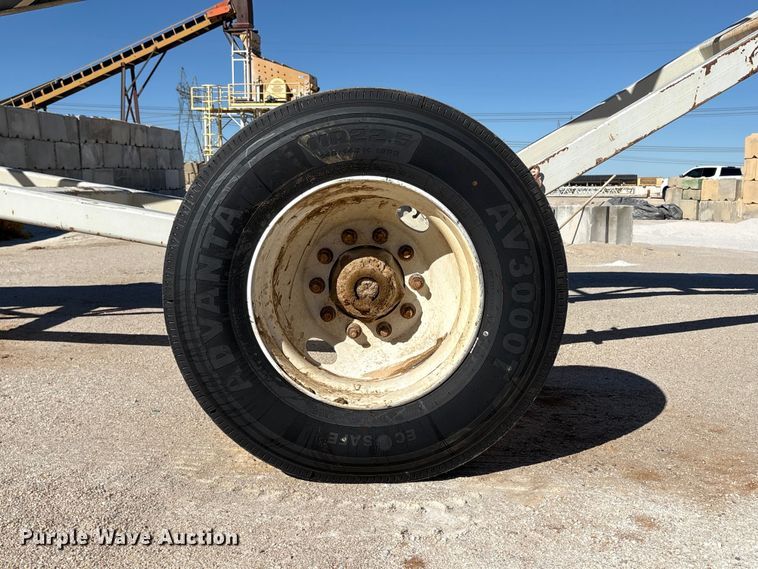 image for item EA7971 2017 TCI 30 X 60 RDS radial stacking conveyor