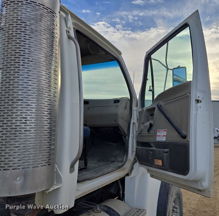 image for item EB1153 2007 Sterling L8500 ready mix truck