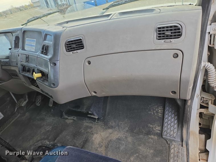 image for item EB1153 2007 Sterling L8500 ready mix truck