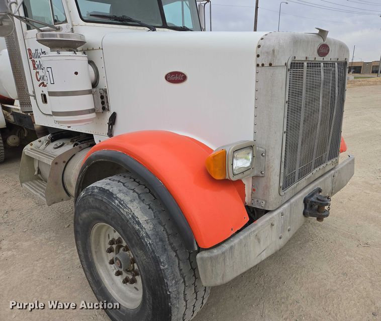 image for item EB1154 2000 Peterbilt 357 ready mix truck