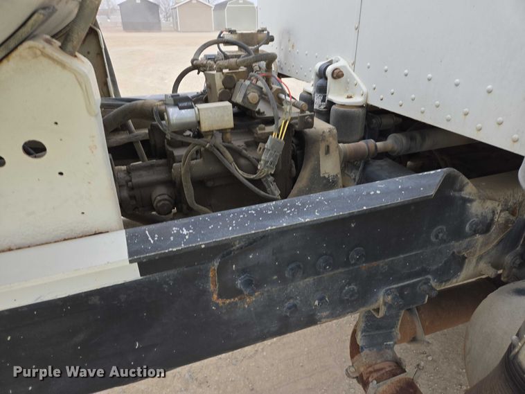 image for item EB1154 2000 Peterbilt 357 ready mix truck