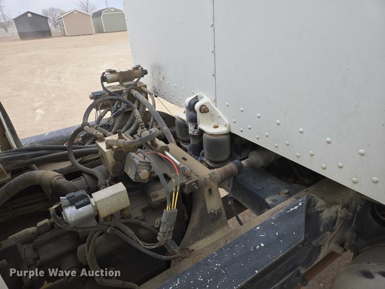 image for item EB1154 2000 Peterbilt 357 ready mix truck