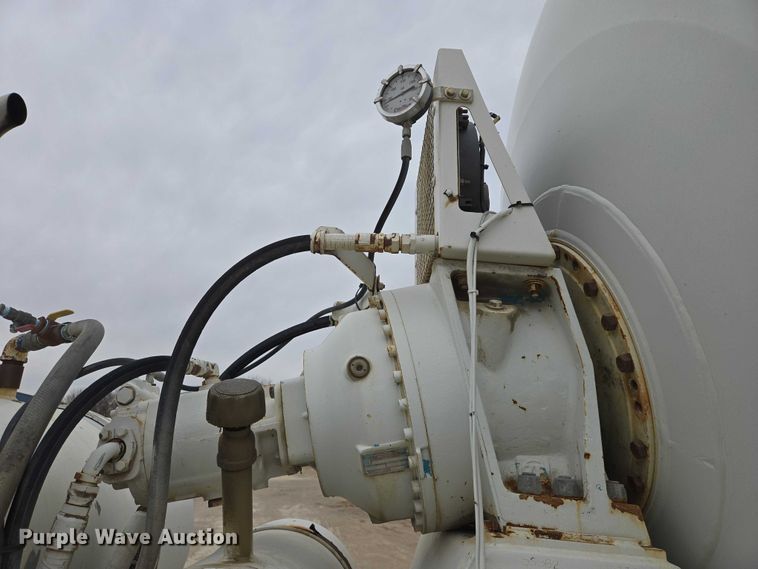 image for item EB1154 2000 Peterbilt 357 ready mix truck