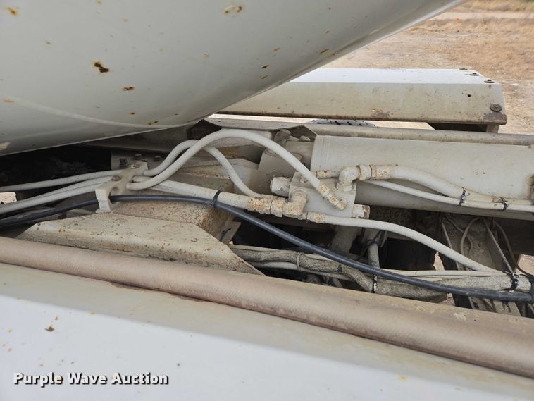image for item EB1154 2000 Peterbilt 357 ready mix truck