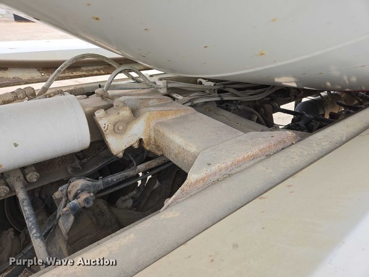 image for item EB1154 2000 Peterbilt 357 ready mix truck