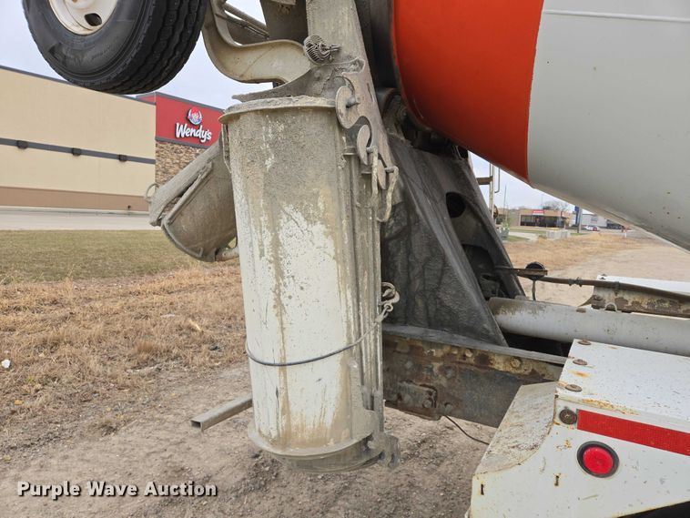 image for item EB1154 2000 Peterbilt 357 ready mix truck