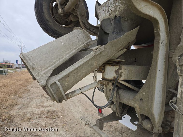 image for item EB1154 2000 Peterbilt 357 ready mix truck