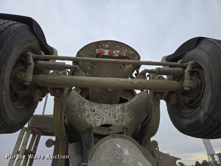 image for item EB1154 2000 Peterbilt 357 ready mix truck