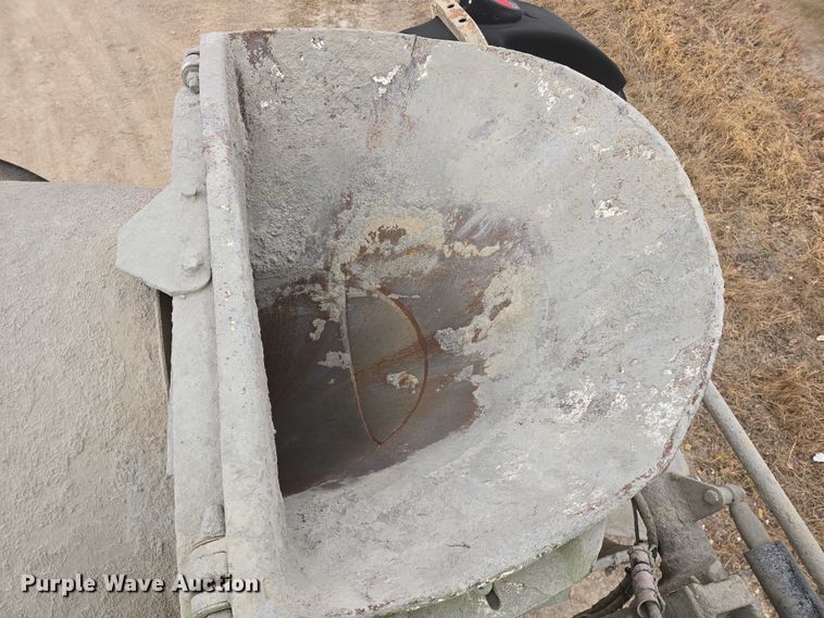 image for item EB1154 2000 Peterbilt 357 ready mix truck