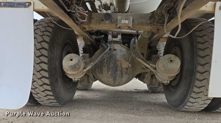 image for item EB1154 2000 Peterbilt 357 ready mix truck