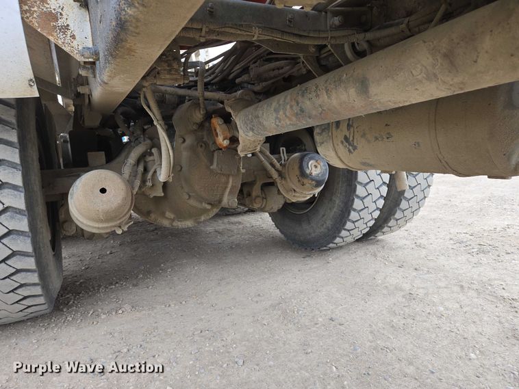 image for item EB1154 2000 Peterbilt 357 ready mix truck