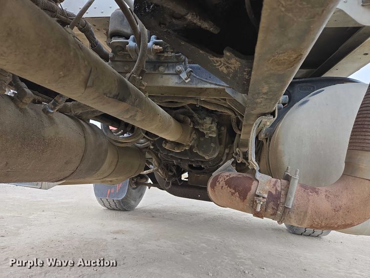 image for item EB1154 2000 Peterbilt 357 ready mix truck