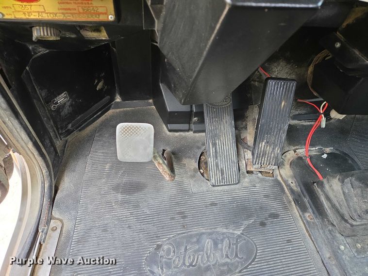 image for item EB1154 2000 Peterbilt 357 ready mix truck