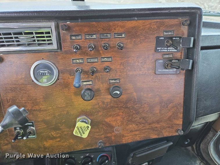 image for item EB1154 2000 Peterbilt 357 ready mix truck