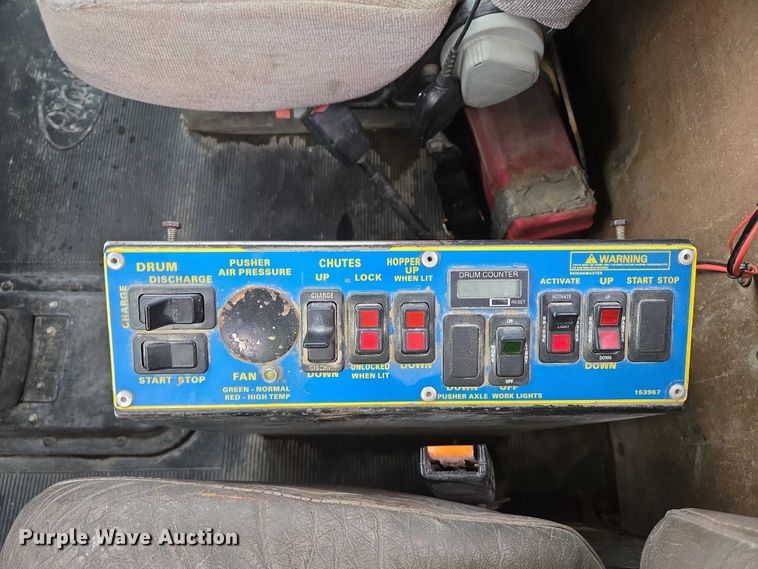 image for item EB1154 2000 Peterbilt 357 ready mix truck