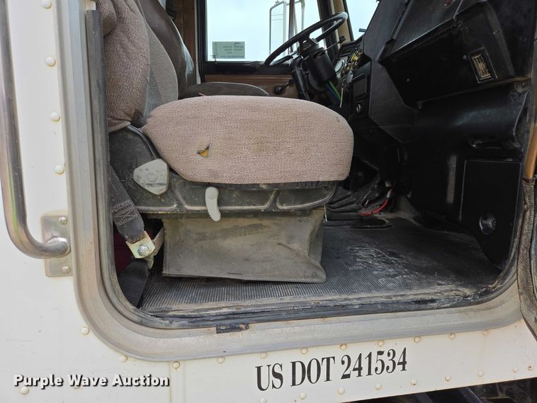 image for item EB1154 2000 Peterbilt 357 ready mix truck