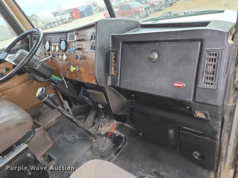 image for item EB1154 2000 Peterbilt 357 ready mix truck