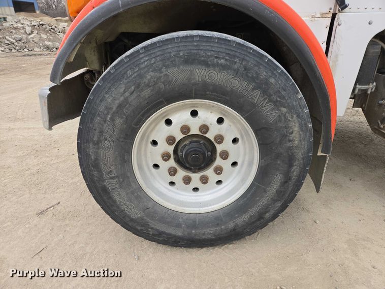 image for item EB1154 2000 Peterbilt 357 ready mix truck