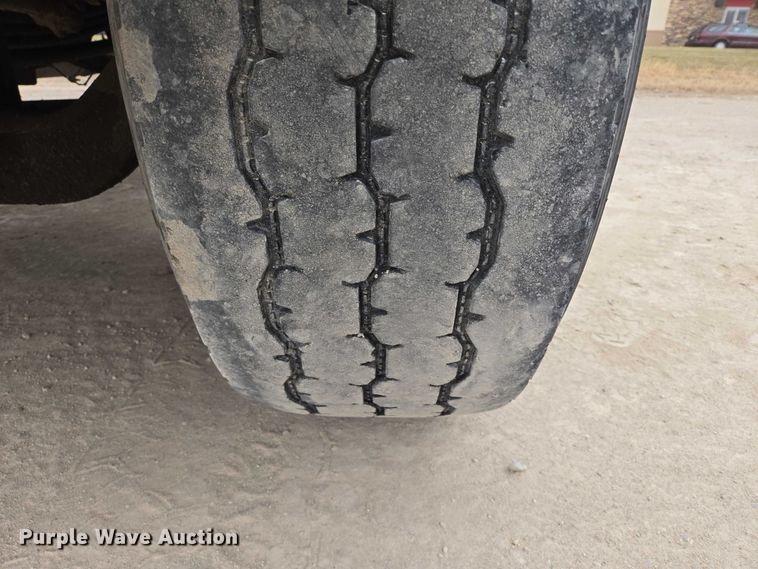 image for item EB1154 2000 Peterbilt 357 ready mix truck