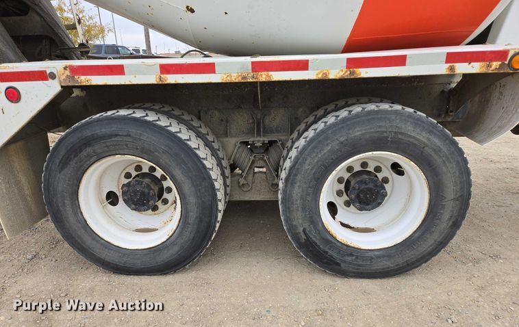 image for item EB1154 2000 Peterbilt 357 ready mix truck