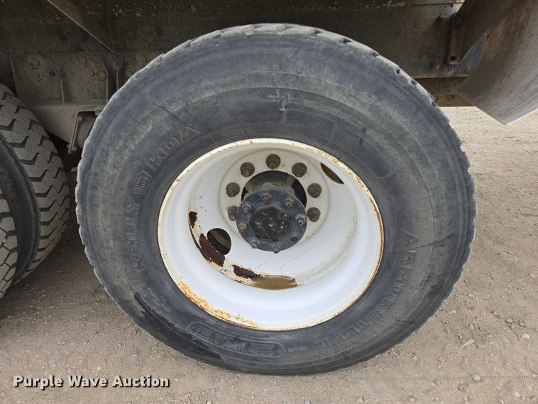 image for item EB1154 2000 Peterbilt 357 ready mix truck