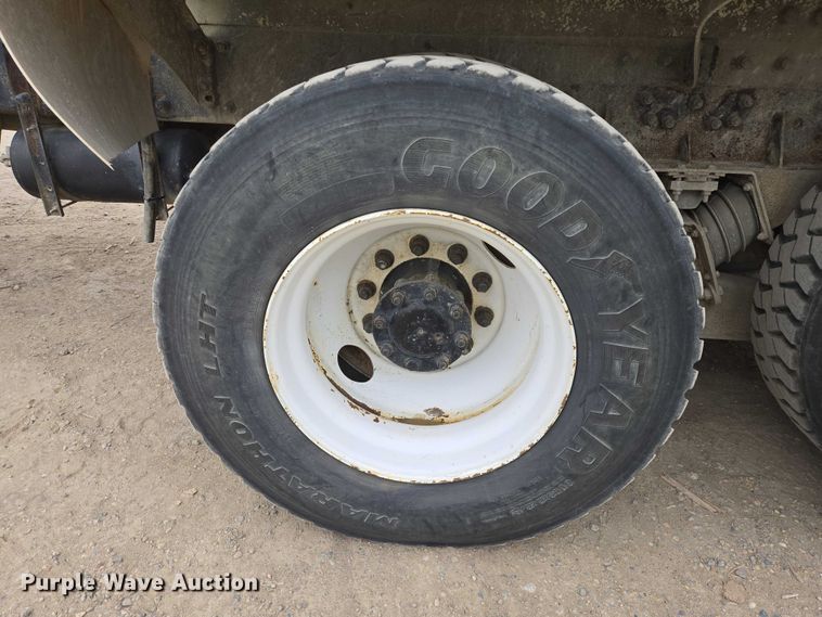 image for item EB1154 2000 Peterbilt 357 ready mix truck