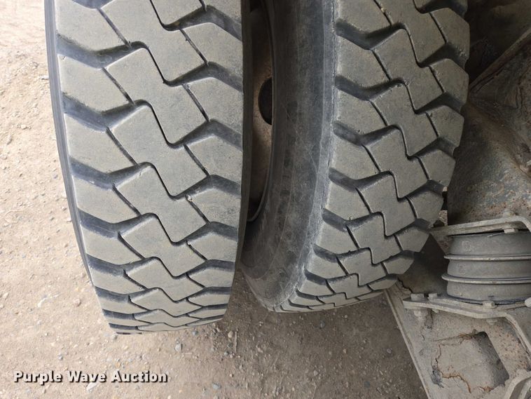 image for item EB1154 2000 Peterbilt 357 ready mix truck