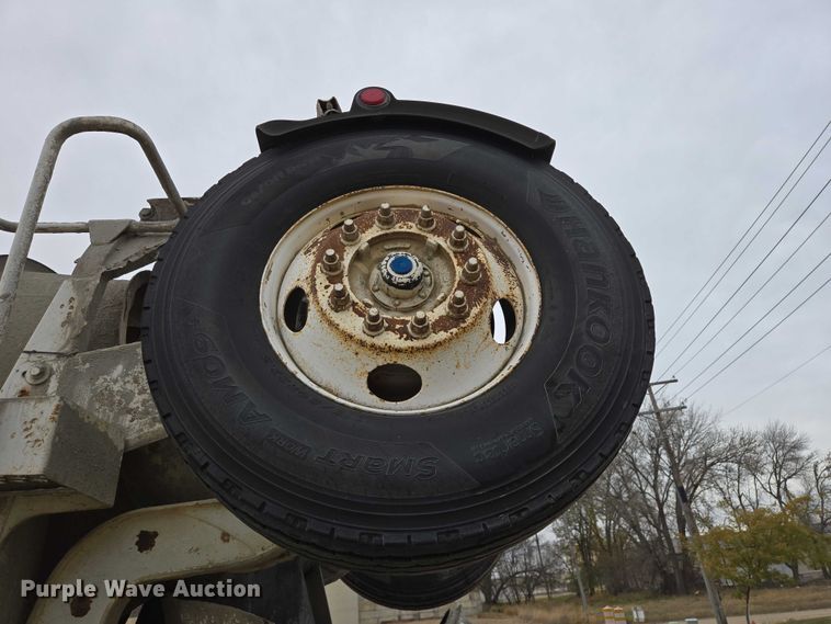 image for item EB1154 2000 Peterbilt 357 ready mix truck