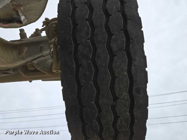 image for item EB1154 2000 Peterbilt 357 ready mix truck