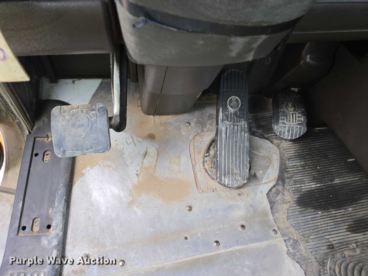 image for item EB1155 2011 Kenworth W900 ready mix truck