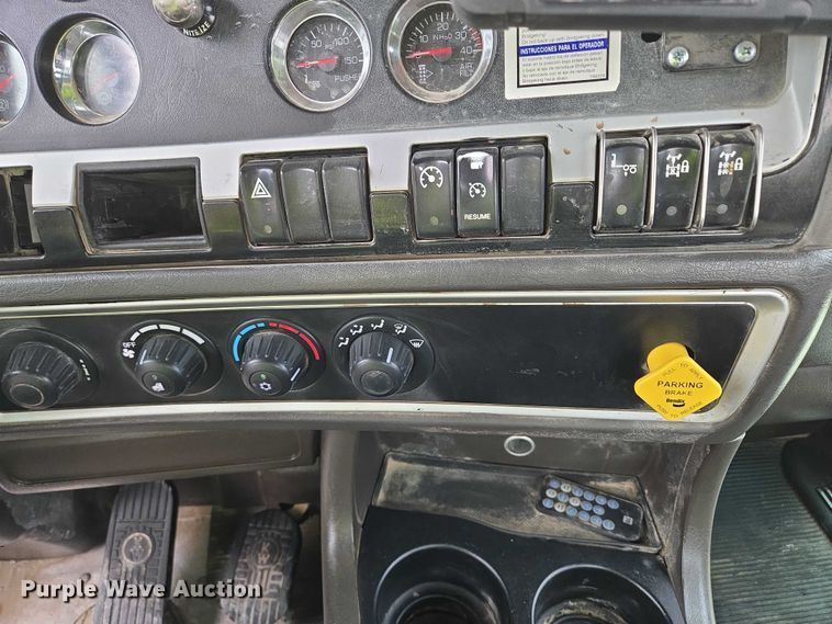 image for item EB1155 2011 Kenworth W900 ready mix truck