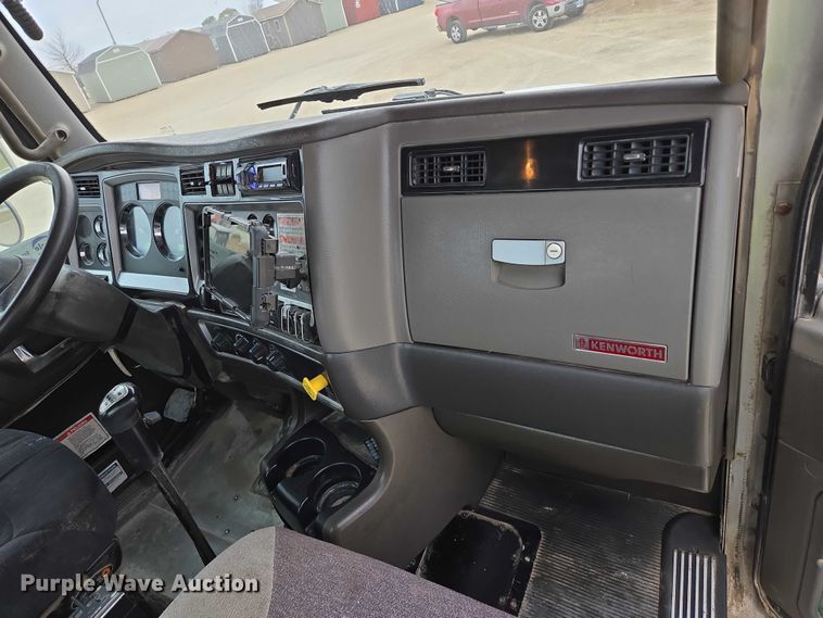 image for item EB1155 2011 Kenworth W900 ready mix truck