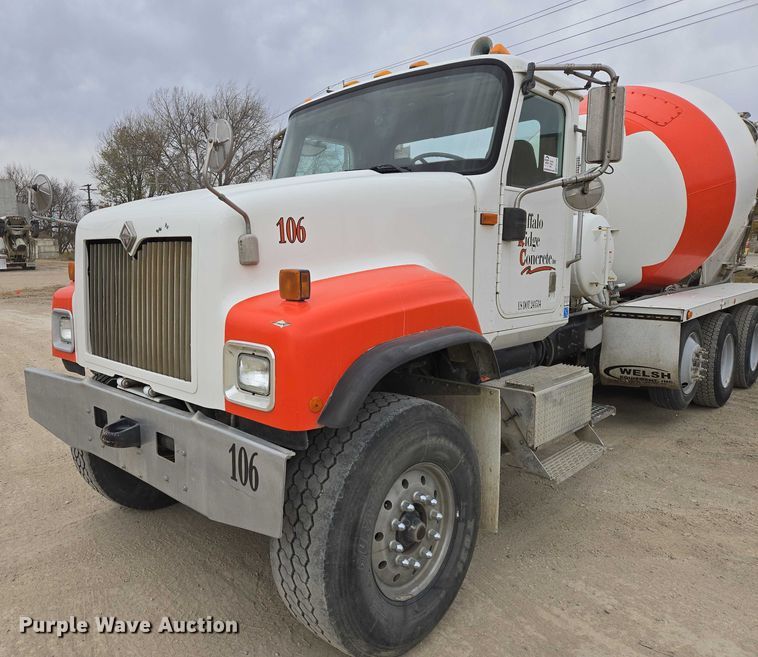 image for item EB1156 2006 International PayStar 5500i ready mix truck