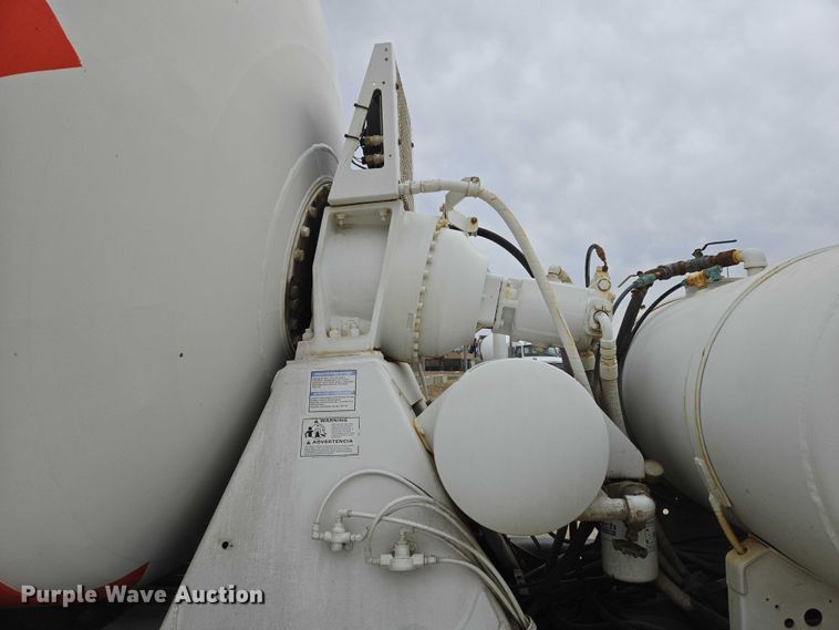 image for item EB1156 2006 International PayStar 5500i ready mix truck