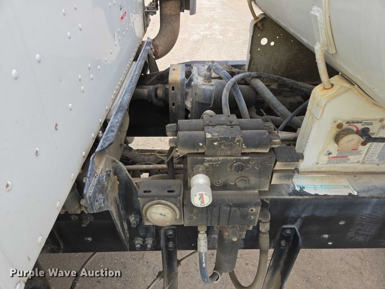 image for item EB1156 2006 International PayStar 5500i ready mix truck